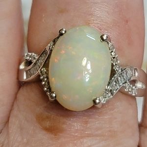 Sterling silver large oval Ethiopian Welo opal and diamond ring sz 9